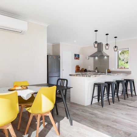 Modern Beach Break - Waihi Beach Holiday Home Eksteriør billede