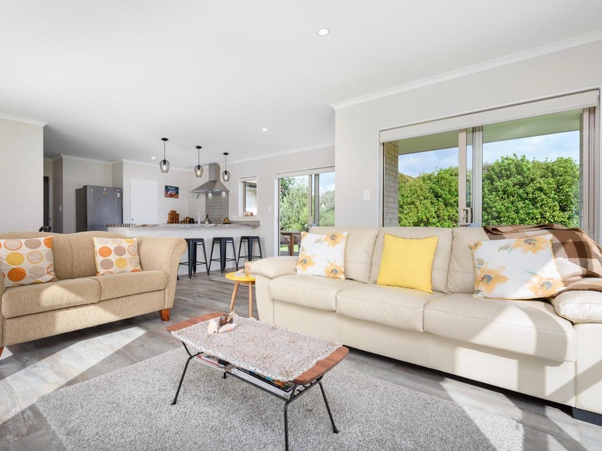 Modern Beach Break - Waihi Beach Holiday Home Eksteriør billede