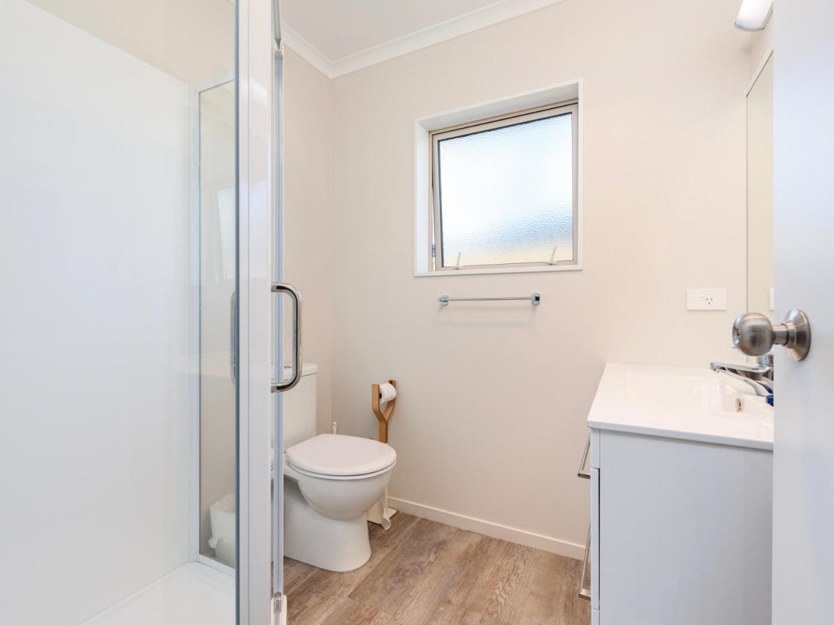 Modern Beach Break - Waihi Beach Holiday Home Eksteriør billede