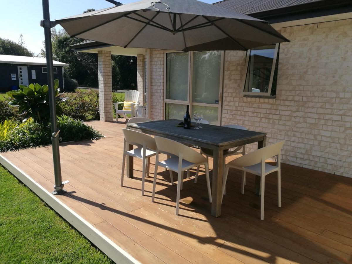 Modern Beach Break - Waihi Beach Holiday Home Eksteriør billede