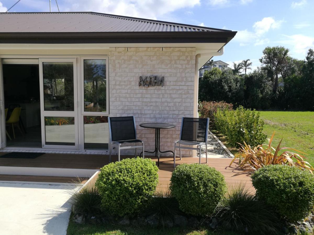 Modern Beach Break - Waihi Beach Holiday Home Eksteriør billede